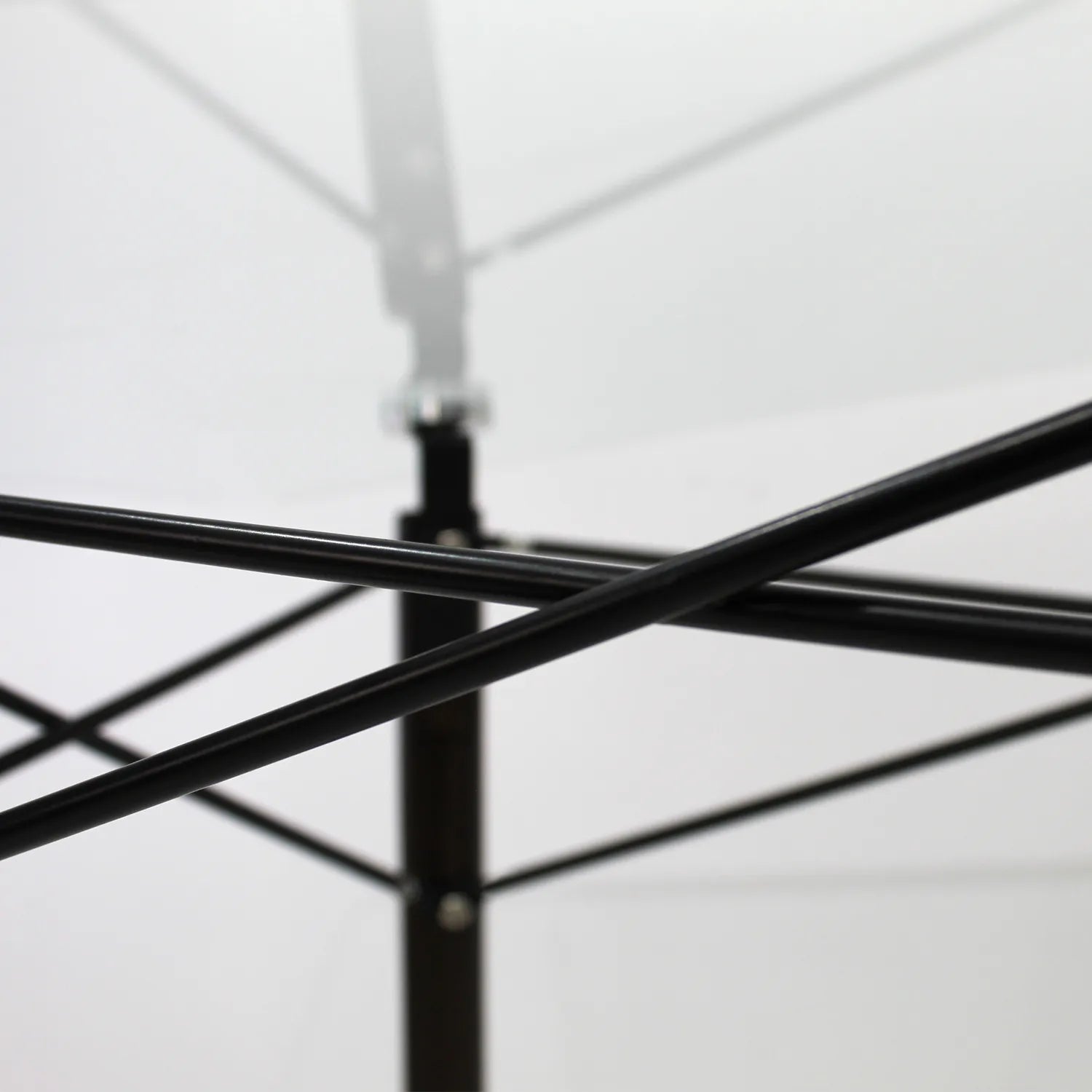 Comedor Mesa Oslo Cristal T5 NOGAL + 4 Sillas Frankfurt