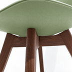 Silla Frankfurt acojinada  para comedor Nogal