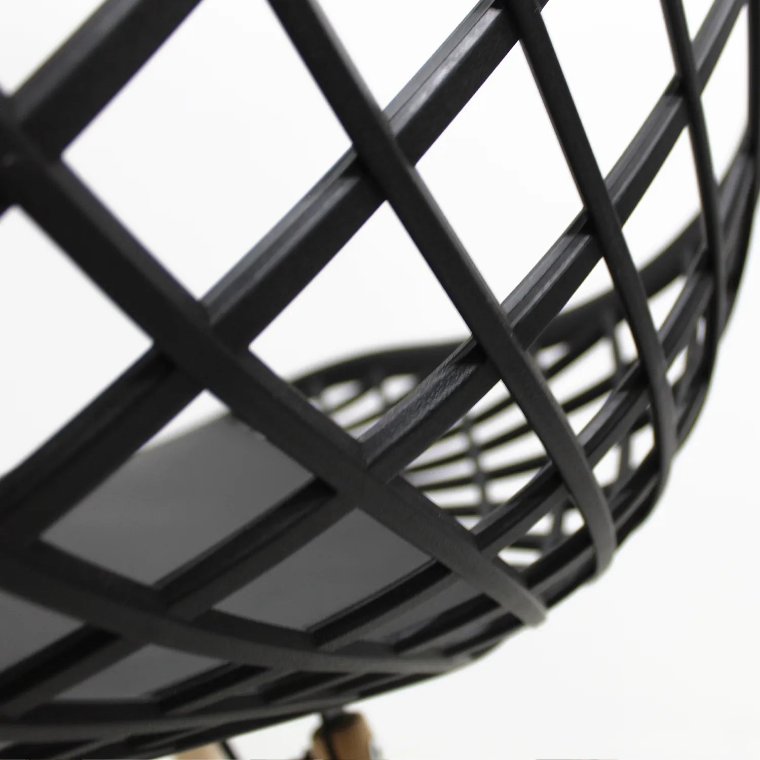 Silla Oslo Vento | Silla Eames para comedor con diseño calado