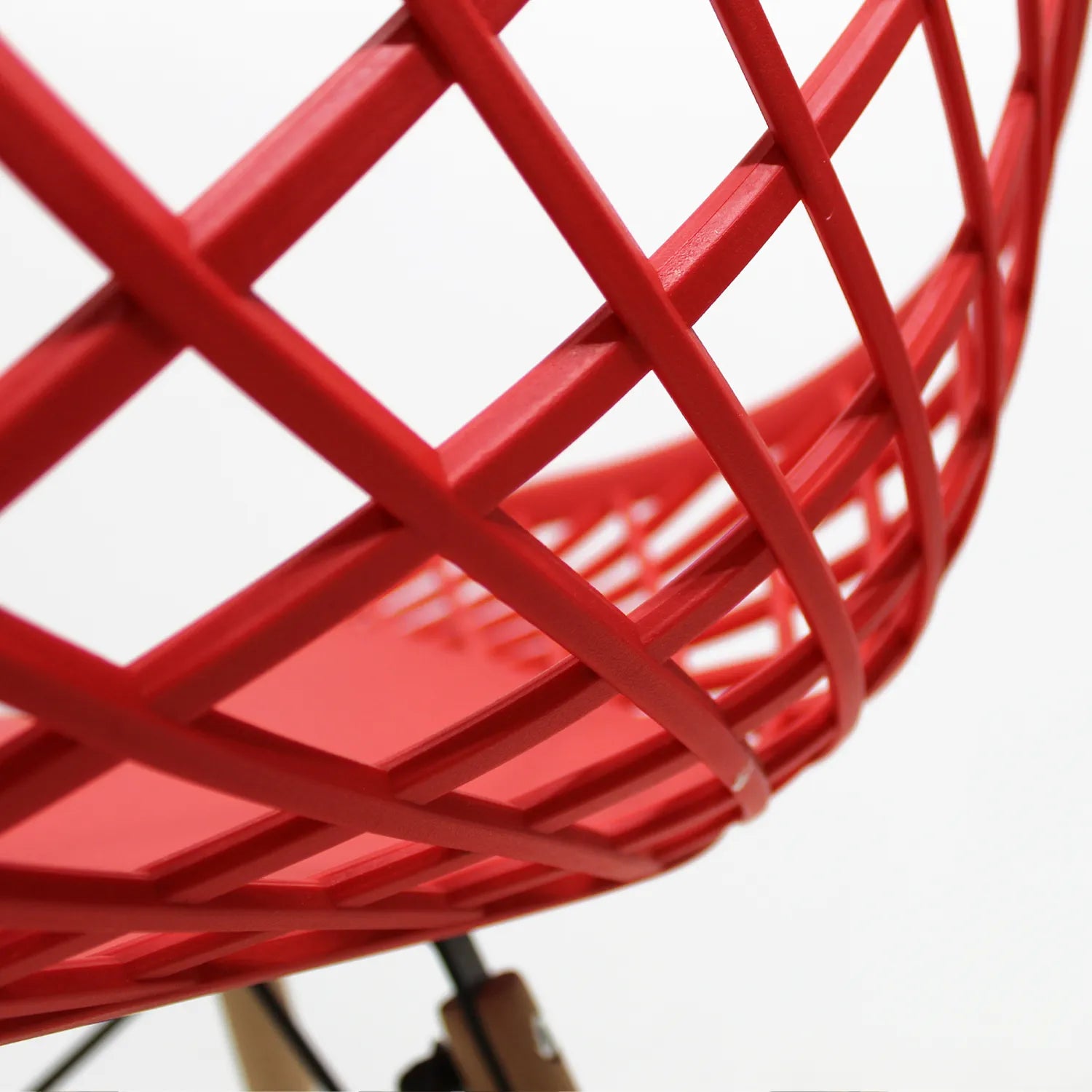 Silla Oslo Vento | Silla Eames para comedor con diseño calado