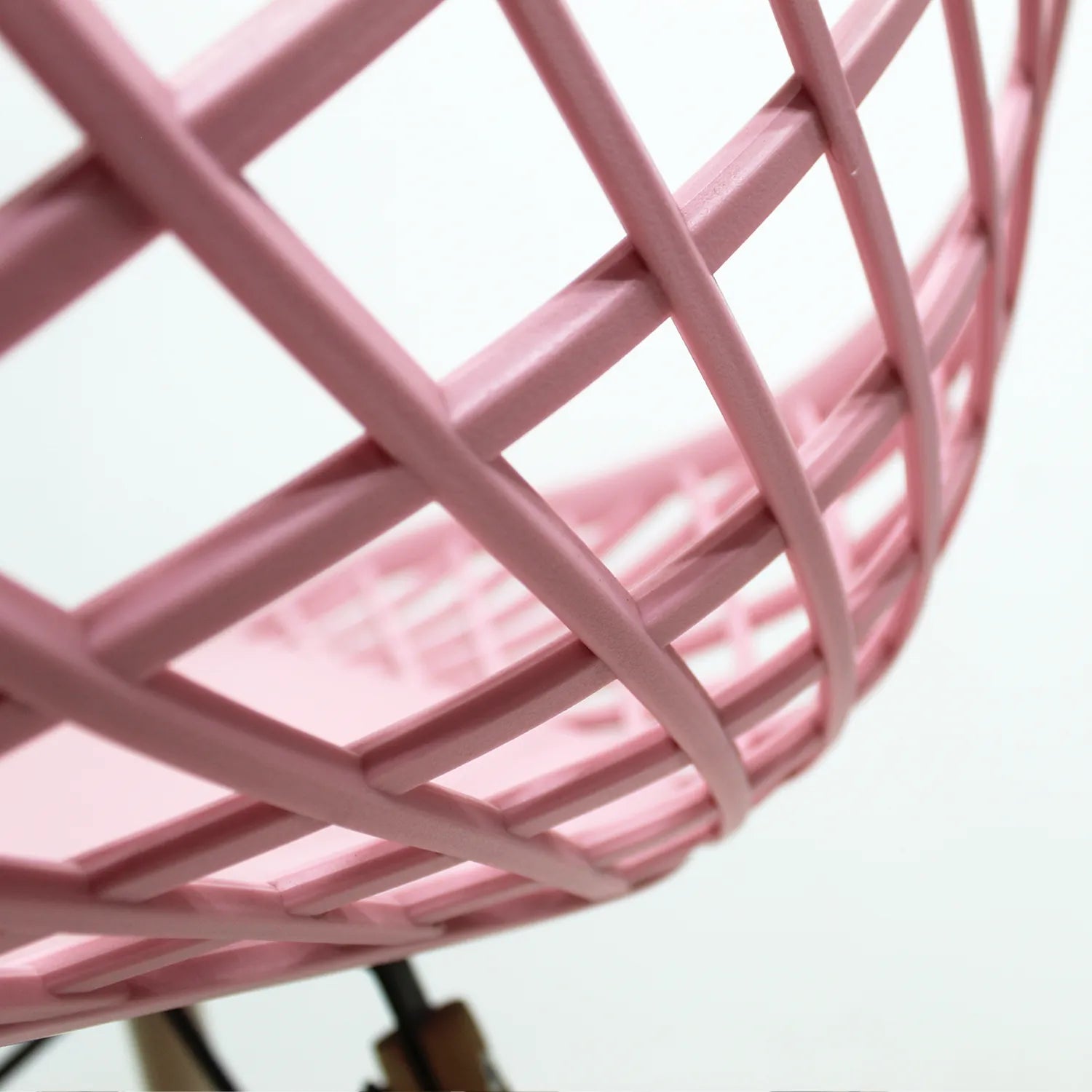 Silla Oslo Vento | Silla Eames para comedor con diseño calado